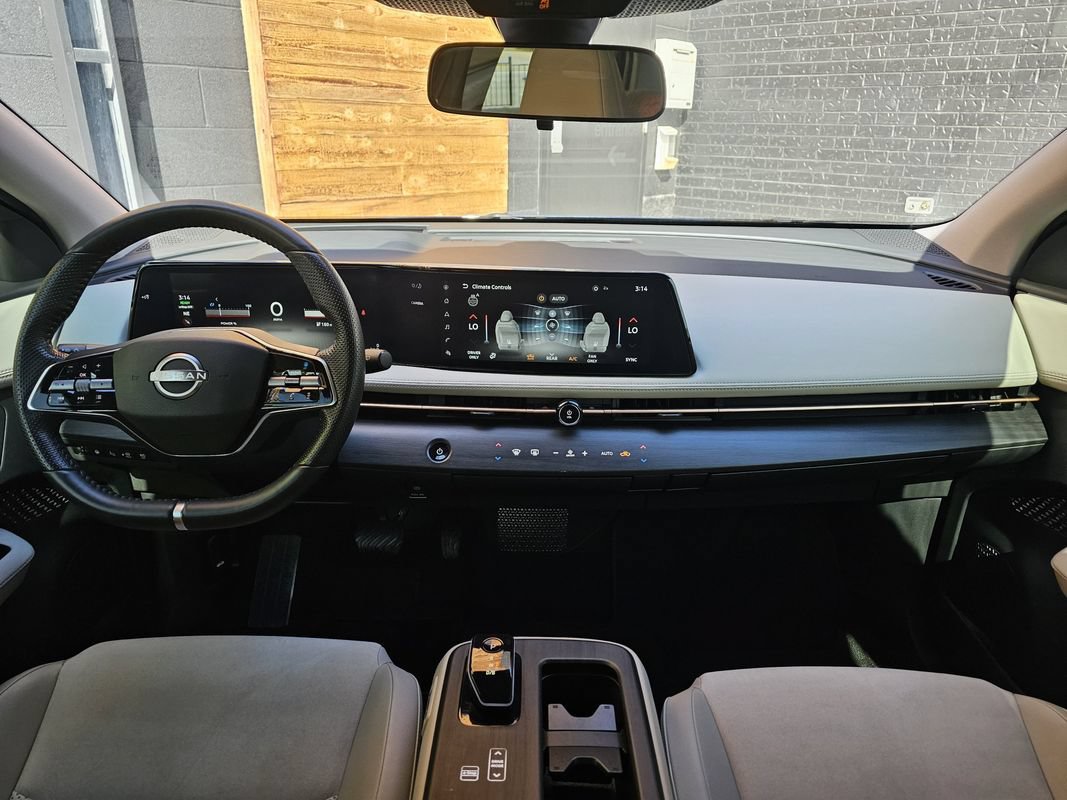 Used 2024 Nissan Ariya AWD image 21