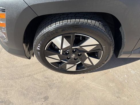 Used 2025 Hyundai Kona SEL FWD image 9