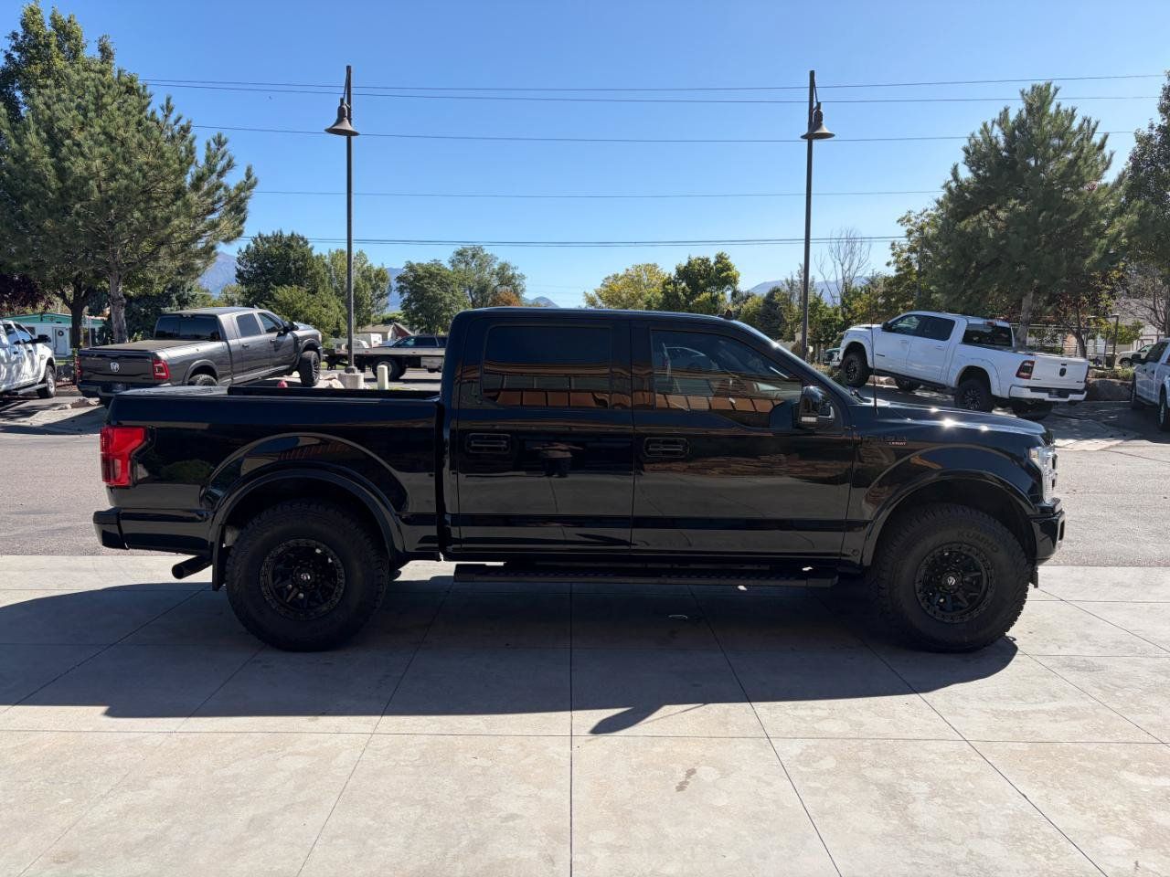 Used 2018 Ford F150 Lariat w/ Equipment Group 502A Luxury AWD/4WD image 3