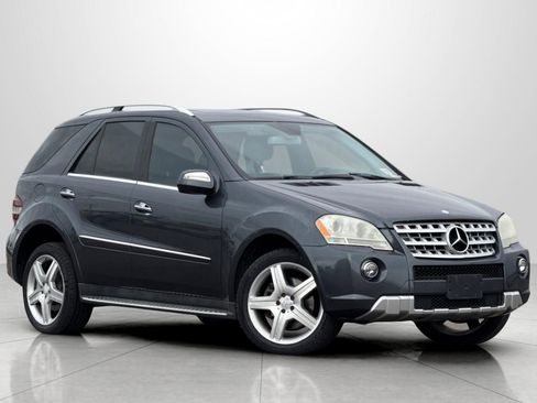 Used 2010 Mercedes-Benz ML 550 4MATIC image 2