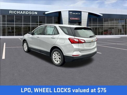 Used 2020 Chevrolet Equinox LS image 3