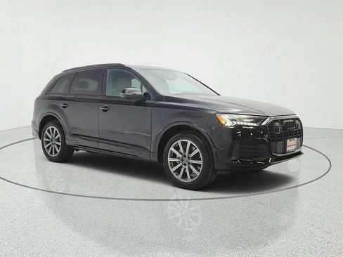 Used 2023 Audi Q7 2.0T Premium Plus w/ Premium Plus Package AWD/4WD image 3