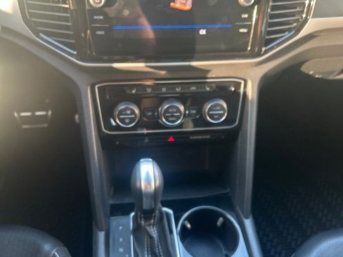 Used 2022 Volkswagen Atlas Cross Sport SEL R-Line image 8