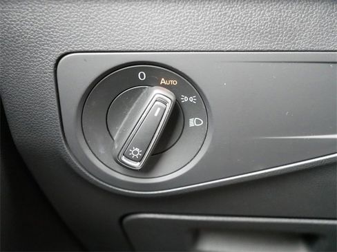 Certified 2024 Volkswagen Tiguan SE image 24