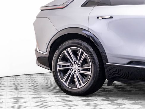 Certified 2024 Cadillac Lyriq Luxury AWD/4WD image 40