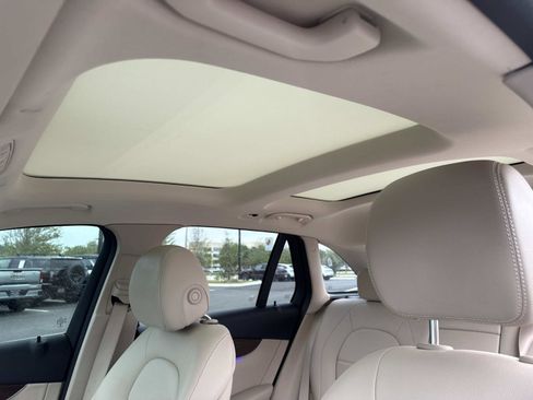 Used 2022 Mercedes-Benz GLC 300 4MATIC w/ Driver Assistance Package image 24