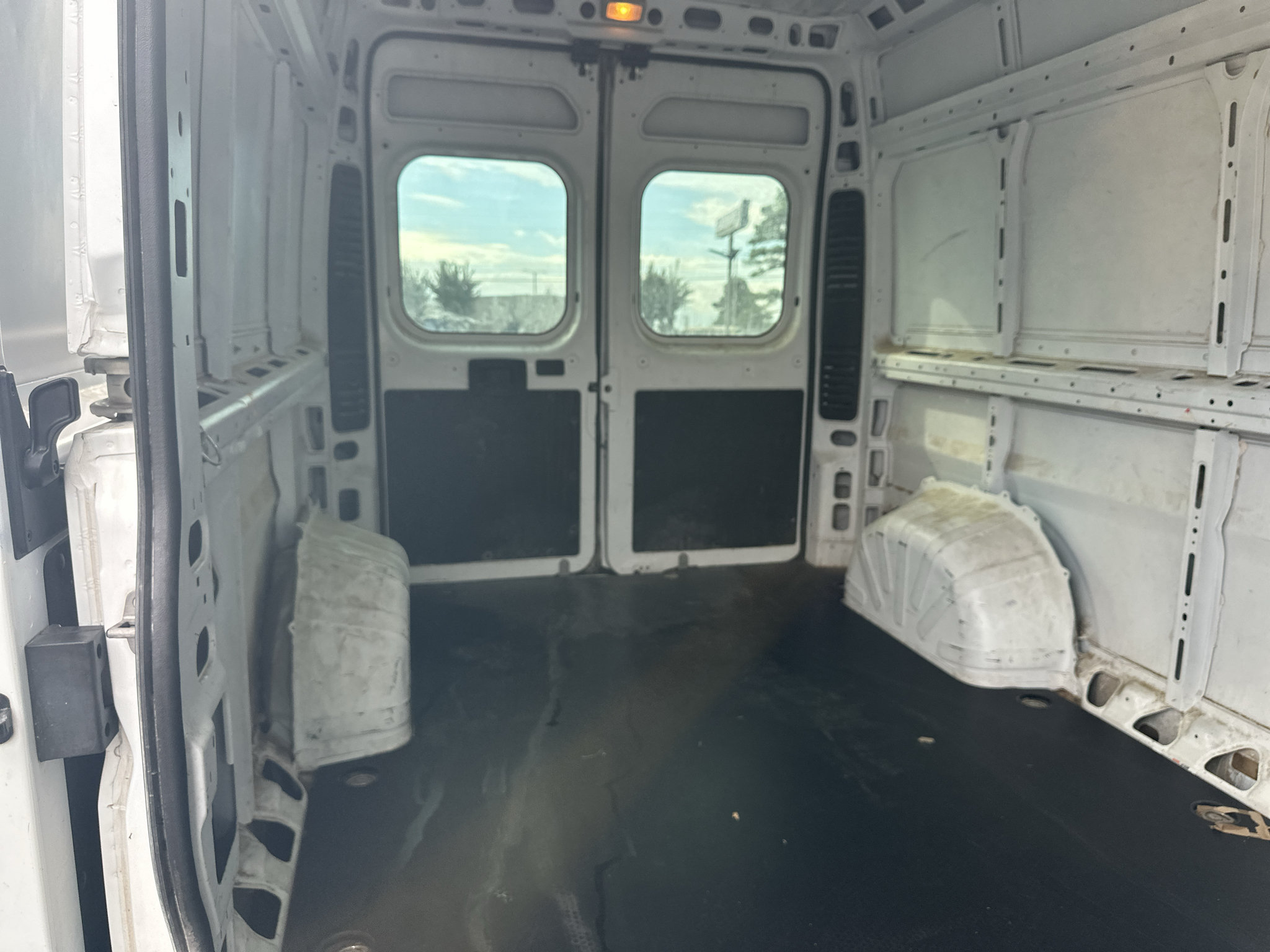 Used 2023 RAM ProMaster 2500 FWD image 18