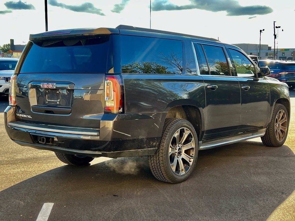 Used 2016 GMC Yukon XL SLE w/ Convenience Package RWD image 3