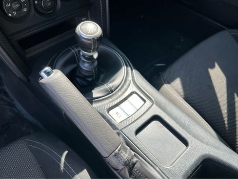 Used 2017 Toyota 86 RWD image 3