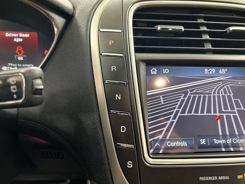 Used 2019 Lincoln Nautilus Select AWD/4WD image 18