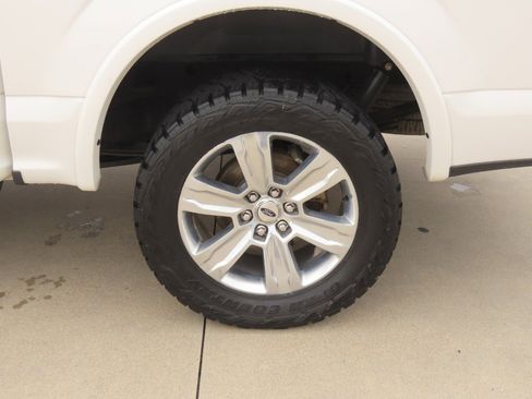 Used 2018 Ford F150 Platinum w/ Equipment Group 701A Luxury AWD/4WD image 17