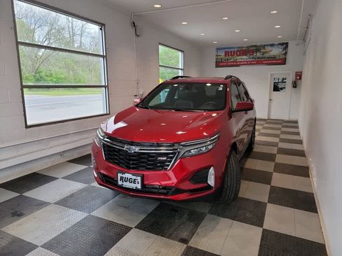 Used 2023 Chevrolet Equinox RS AWD/4WD image 2