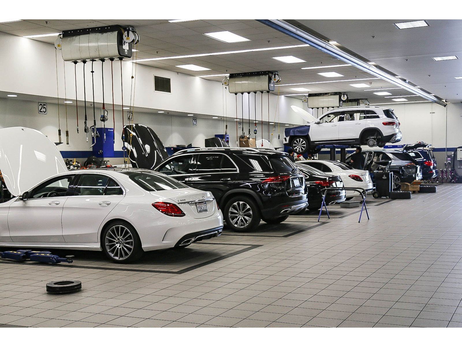 Used 2023 Mercedes-Benz GLS 450 4MATIC image 37