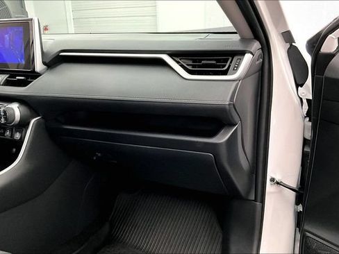 Used 2025 Toyota RAV4 XLE w/ Convenience Package AWD/4WD image 19