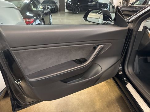 Used 2018 Tesla Model 3 Long Range image 8