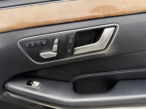 Used 2014 Mercedes-Benz E 350 Sedan image 11
