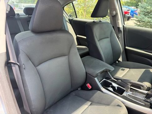 Used 2017 Honda Accord LX image 28
