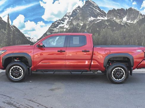 Used 2025 Toyota Tacoma TRD Off-Road image 7