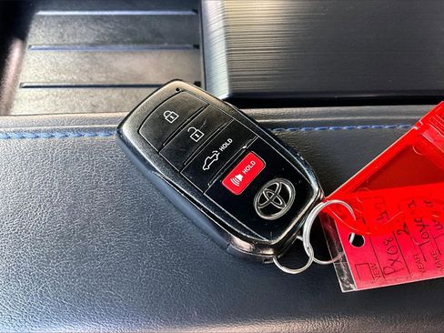 Used 2023 Toyota Tundra Platinum image 32