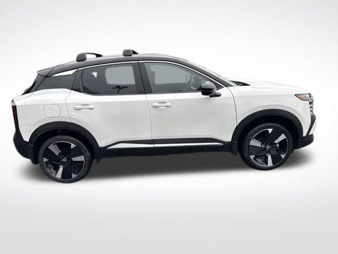 New 2026 Nissan Kicks SR w/ SR Premium Package AWD/4WD image 8