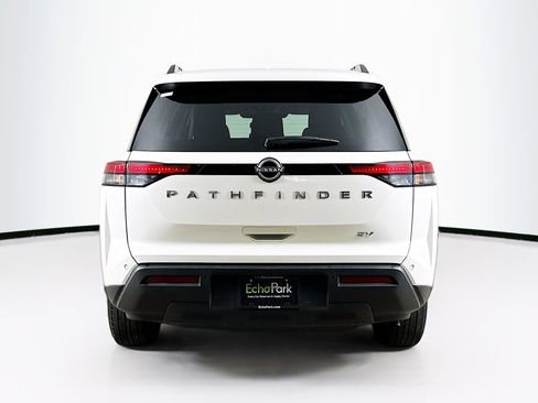Used 2024 Nissan Pathfinder SV image 7