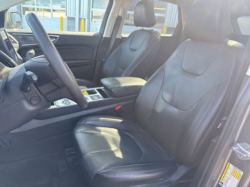 Used 2022 Ford Edge Titanium w/ Equipment Group 301A image 6