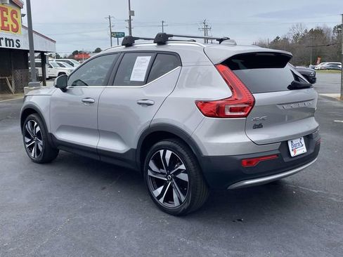 Used 2023 Volvo XC40 B5 Ultimate w/ Protection Package Premier image 3