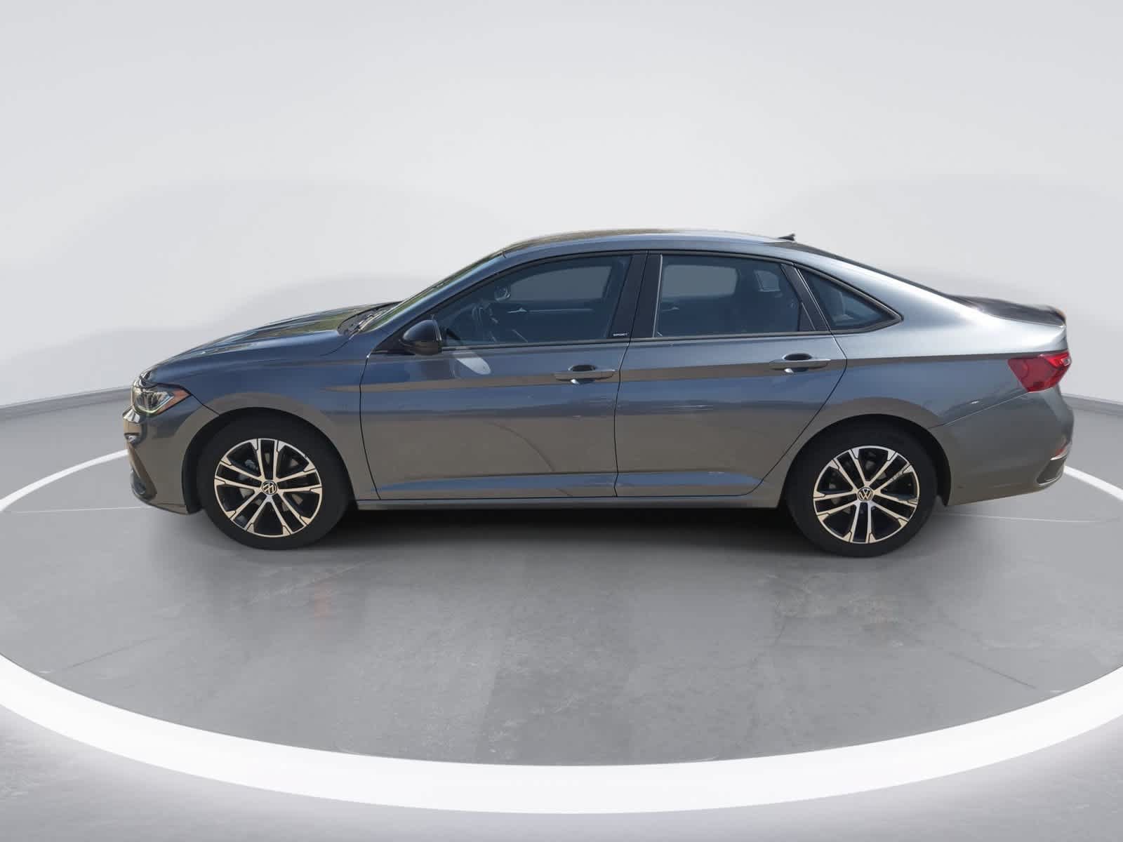 Used 2025 Volkswagen Jetta Sport FWD image 5