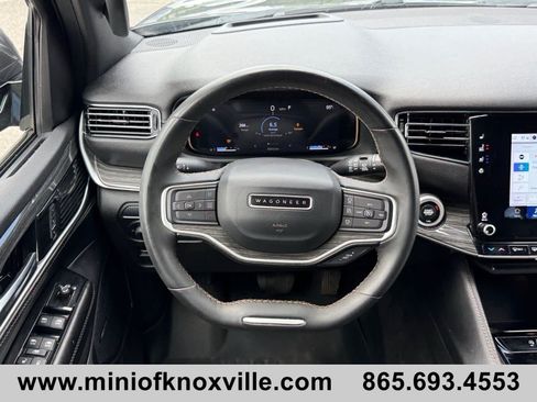 Used 2022 Jeep Wagoneer Series III w/ Flexible Seating Group AWD/4WD image 21