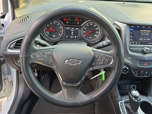 Used 2019 Chevrolet Cruze LT w/ RS Package FWD image 16