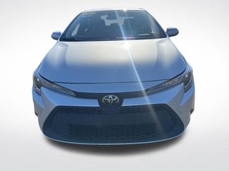Used 2020 Toyota Corolla LE w/ LE Premium Package FWD video 2