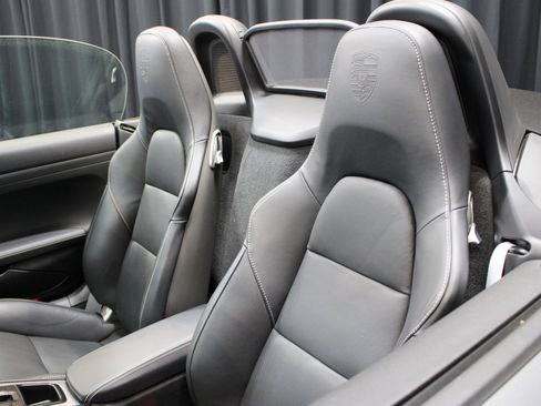 Used 2024 Porsche 718 Boxster image 5