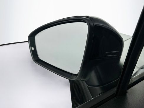 Used 2023 Volkswagen Tiguan SE R-Line FWD image 16