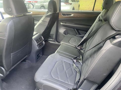 Used 2024 Volkswagen Atlas SE image 28