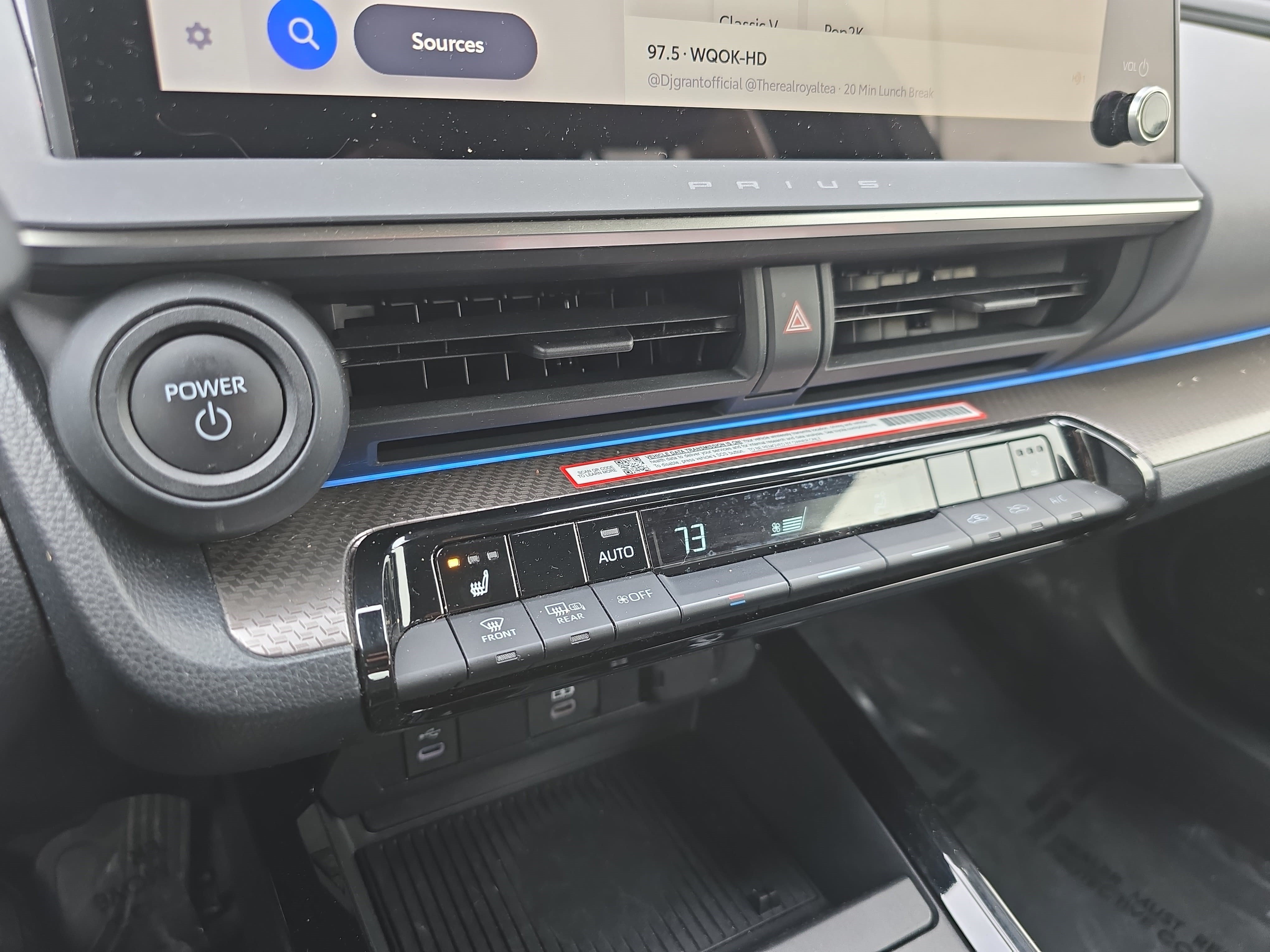 Used 2025 Toyota Prius XLE FWD image 21