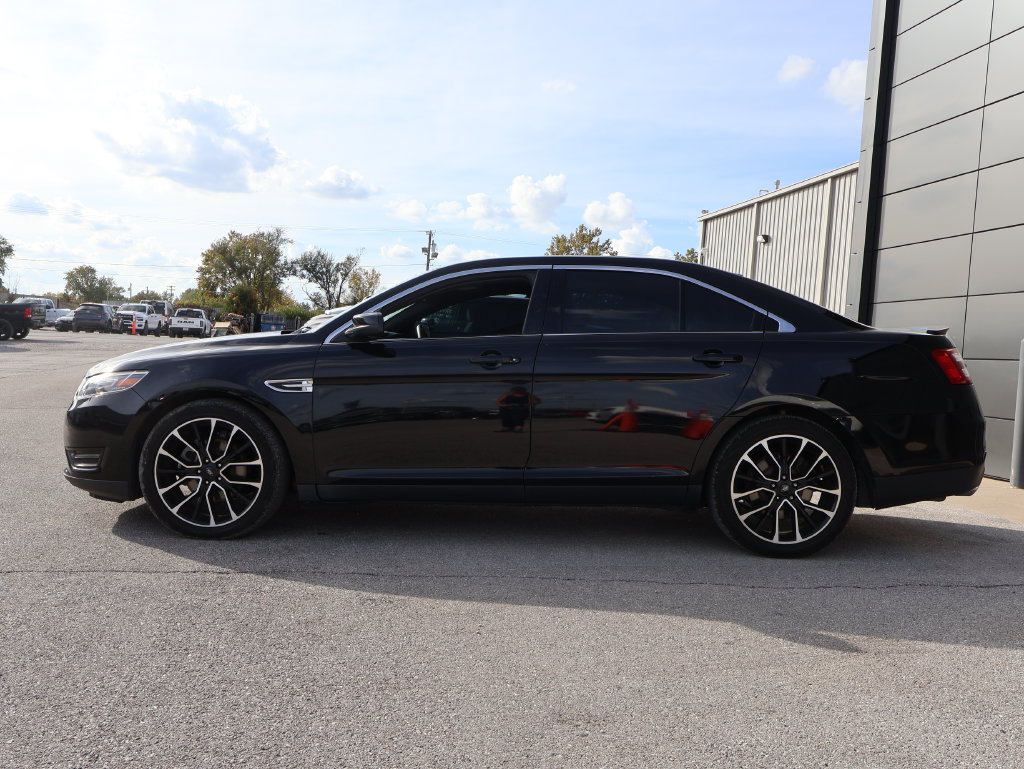 Used 2018 Ford Taurus SEL w/ Equipment Group 201A FWD image 2