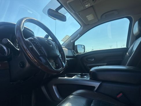 Used 2017 Nissan Titan Platinum Reserve image 28