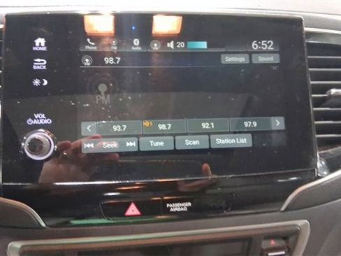 Used 2021 Honda Pilot Special Edition image 11