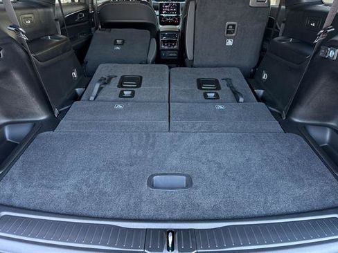 New 2025 Jeep Grand Cherokee L Laredo image 13