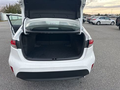 Used 2025 Toyota Corolla LE image 10