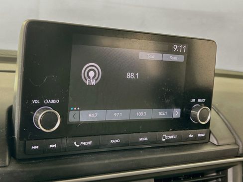 Used 2023 Honda Pilot LX image 14