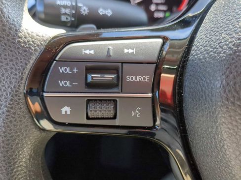 Used 2023 Honda Pilot LX image 15