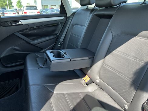 Used 2013 Volkswagen Passat 2.5 SE FWD image 34