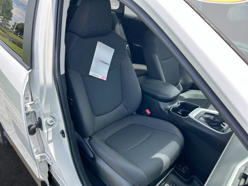 Used 2024 Toyota RAV4 LE FWD image 30
