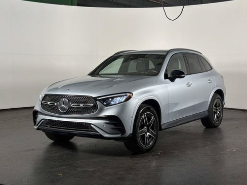 Used 2025 Mercedes-Benz GLC 300 4MATIC w/ AMG Line image 7