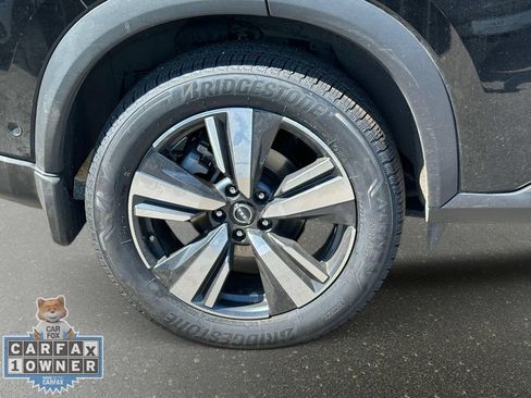 Used 2024 Nissan Rogue SL AWD/4WD image 10