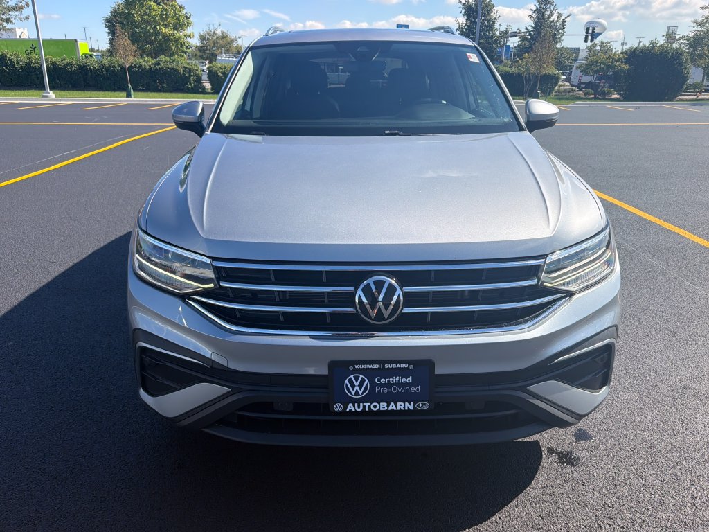 Certified 2023 Volkswagen Tiguan SE w/ Panoramic Sunroof Package AWD/4WD image 2