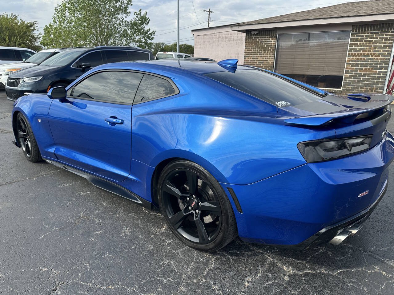 Used 2017 Chevrolet Camaro SS RWD image 11