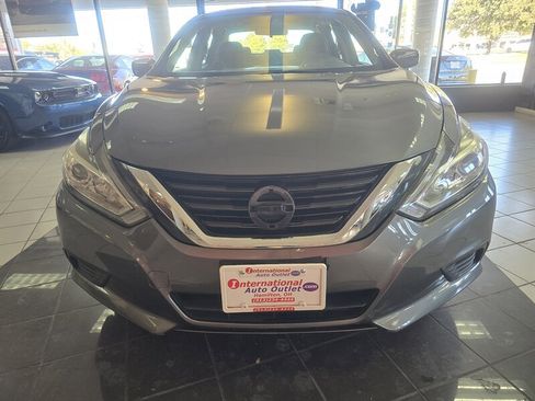 Used 2018 Nissan Altima 2.5 S w/ S Convenience Package image 2