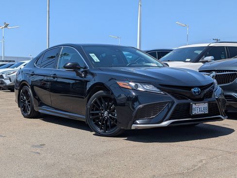 Used 2023 Toyota Camry XSE w/ Navigation Package FWD image 2